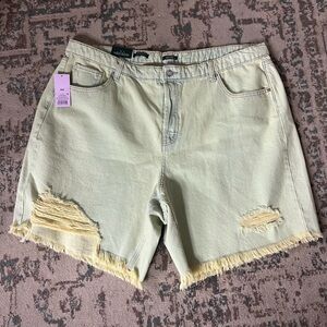 High Waisted Distressed Women’s Shorts - Washed Green